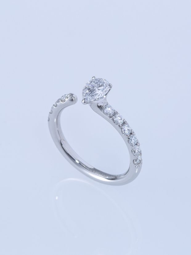 【ENEY(エネイ)】ONE PT900 PEAR 0.5CT HALF ETERNITY RING