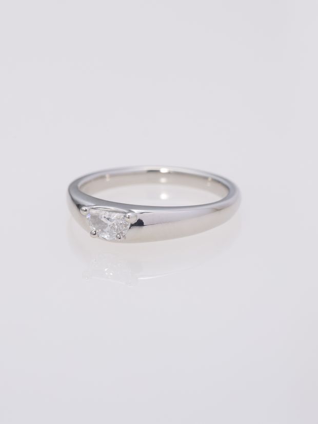 【ENEY(エネイ)】DROP STRAIGHT 0.2CT HALF MOON DIAMOND PT900 RING