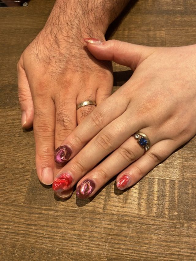 婚約指輪と完璧にマッチするリング
