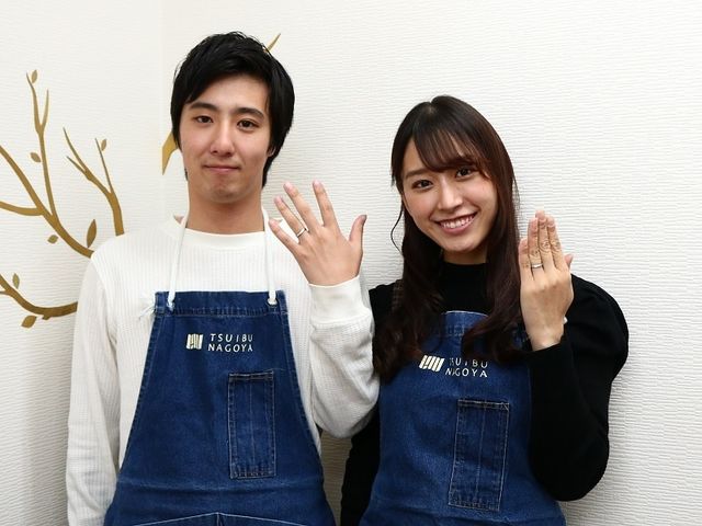 一部にだけ石目の模様を付けたこだわりのご結婚指輪