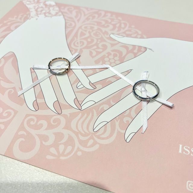 2色使いのリングが可愛くて、細くて着け心地が良かったです。