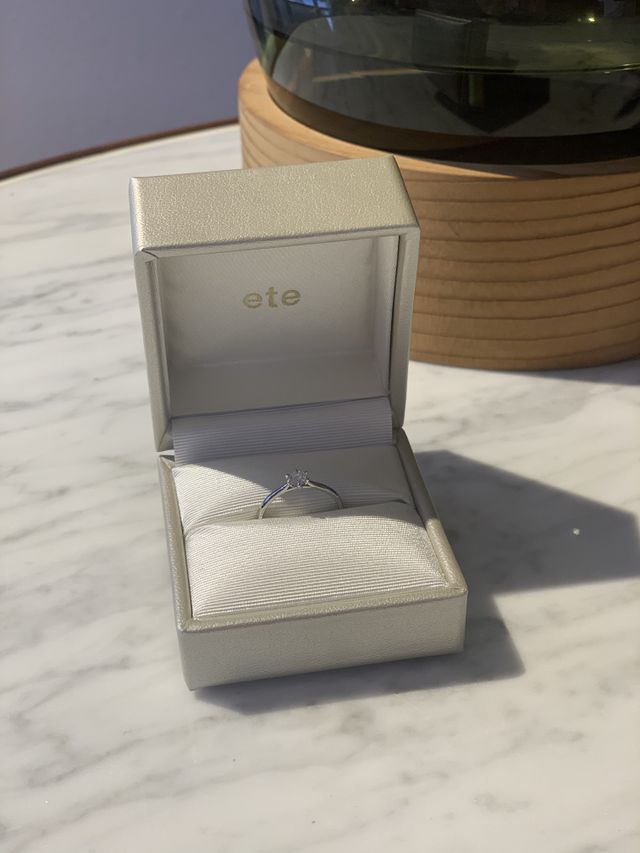 0.2カラットのシンプルなデザインです。