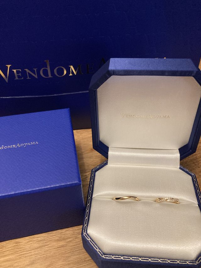 ペアではないけれどどちらもカーブが効いているものにしました。