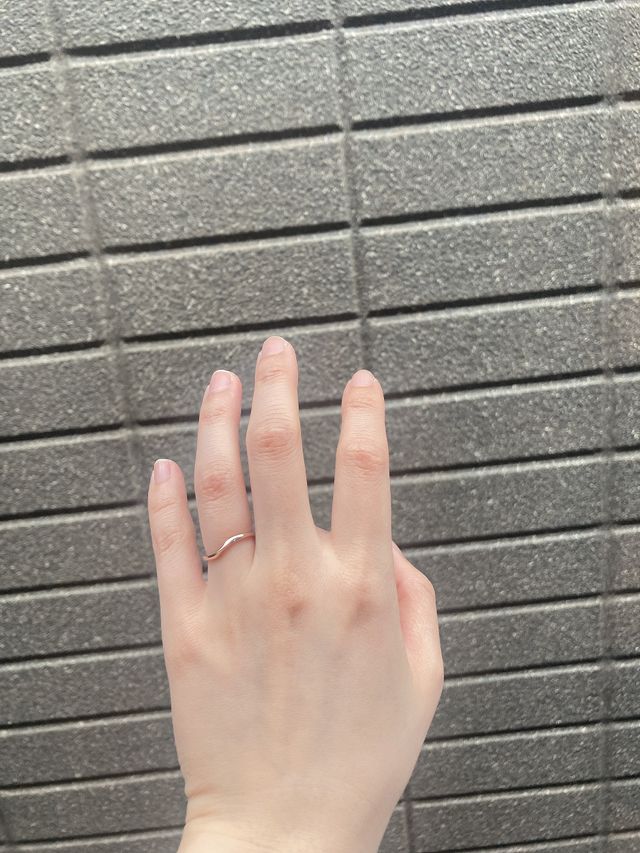 色はピンクゴールドだったと思います。