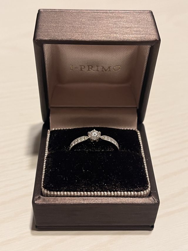 もらった時の箱で記念に撮りました！！