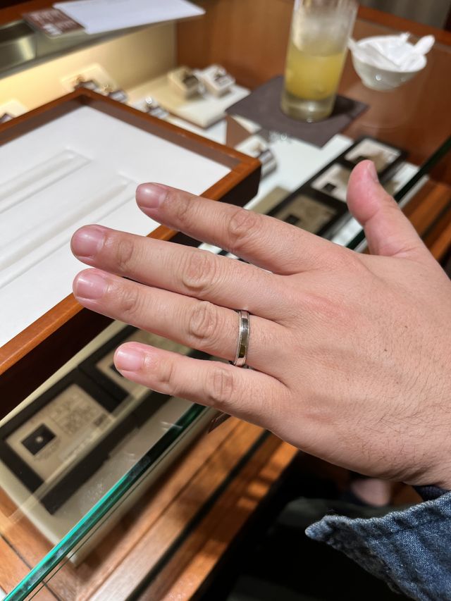 仕事柄あまり派手にならないシンプルなものを選択しました。