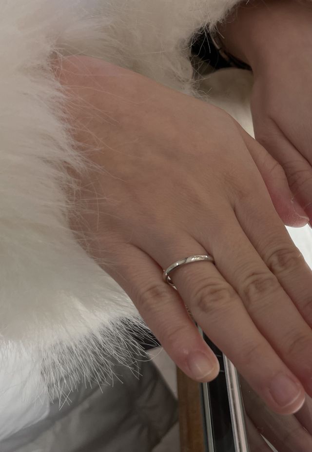 シンプルなものを試着しました。