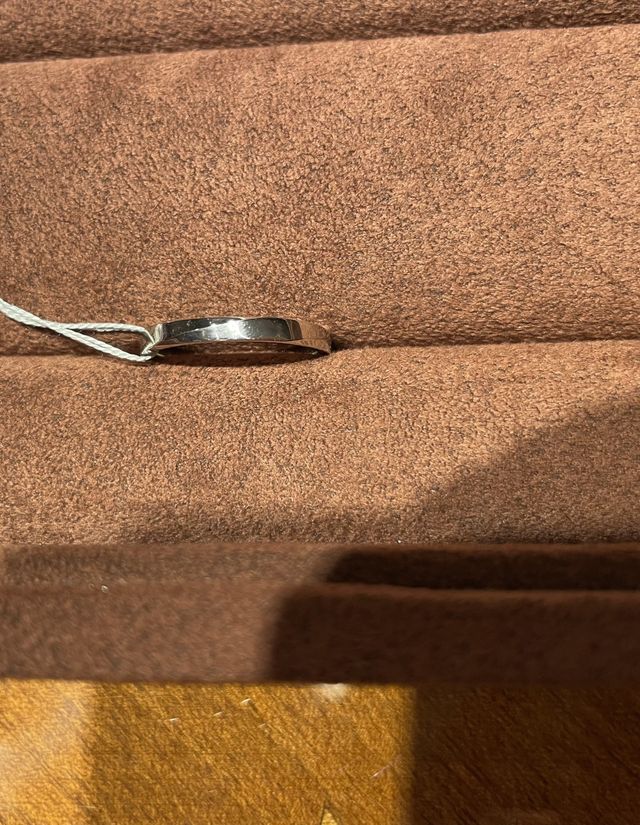 鍛造製法のナナメラインの指輪