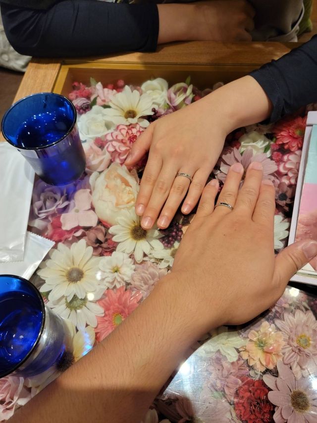 女性の方はダイヤ１つ入れました。