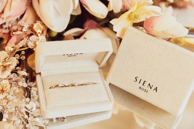 リネンのおしゃれなボックスが付属します