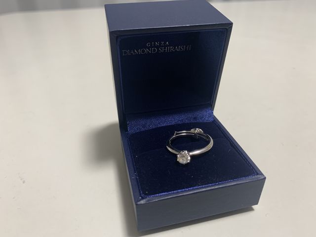 プロポーズリングも彫刻を追加して記念に作成しました