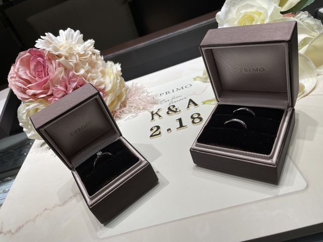 セットリング
名前のイニシャルとプロポーズの日付