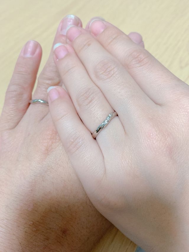 実際に指に付けて初めての写真です。