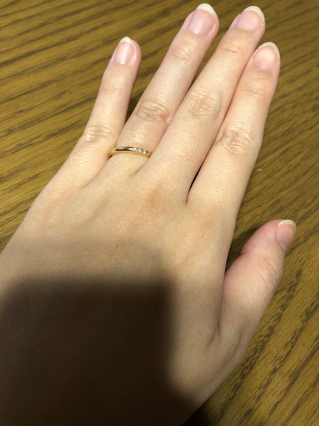 指輪を着用した際に上から見た写真です。