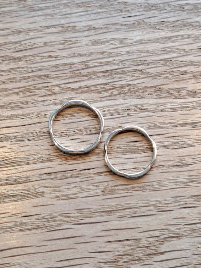 上から見て桜のような形であり、春に入籍した私達にぴったり！