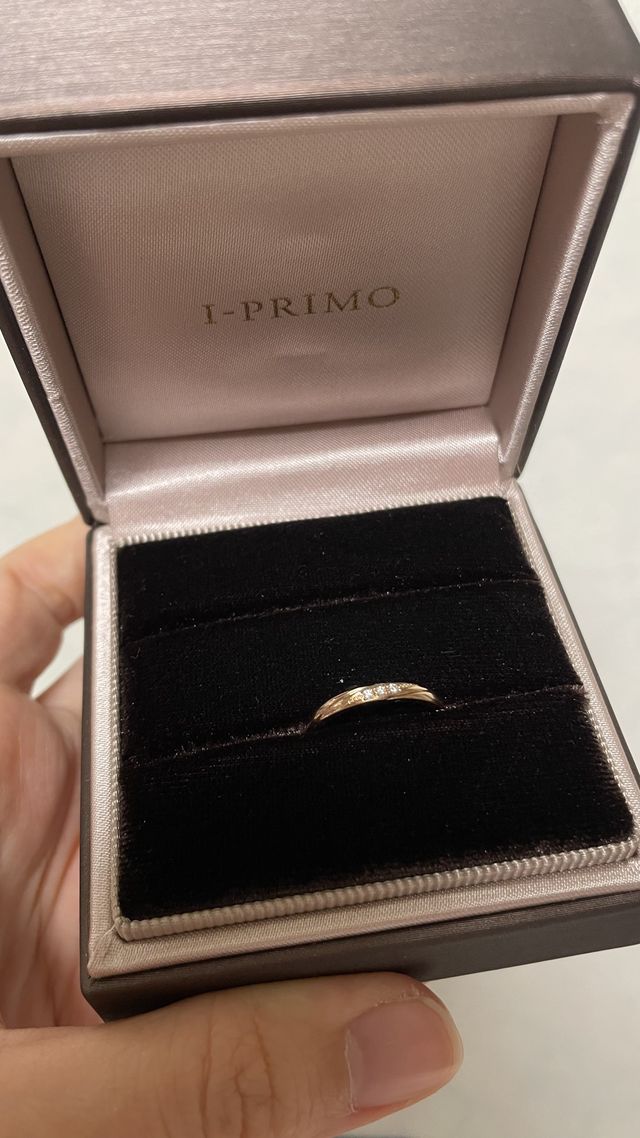 女性側のリングです。