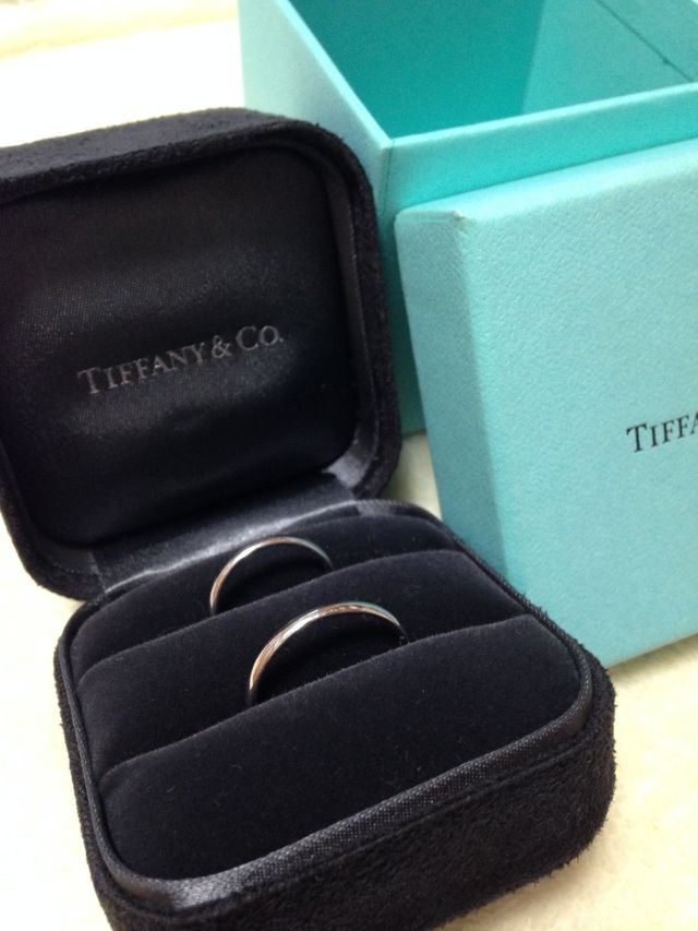 細いラインのスタンダードなリングです。中側に刻印を入れました