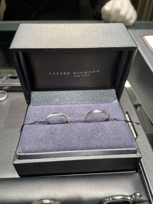 ペアの指輪です。