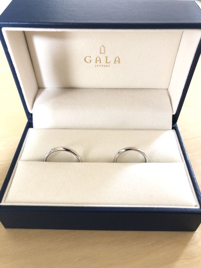 結婚指輪を撮影したもの