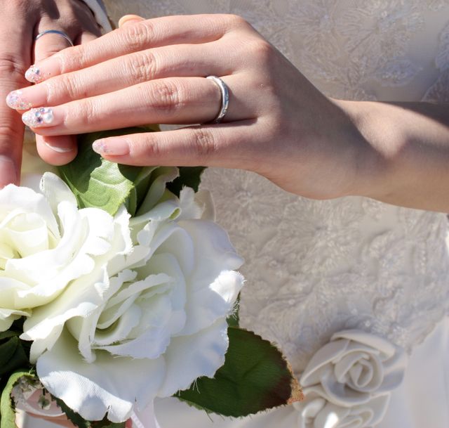 プラチナにダイヤモンドをあしらった2.6ｍｍのバンドリング