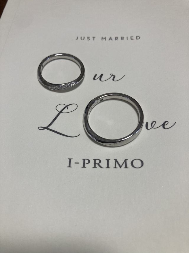 店舗でいただいた写真用の台紙と一緒に撮影しました。