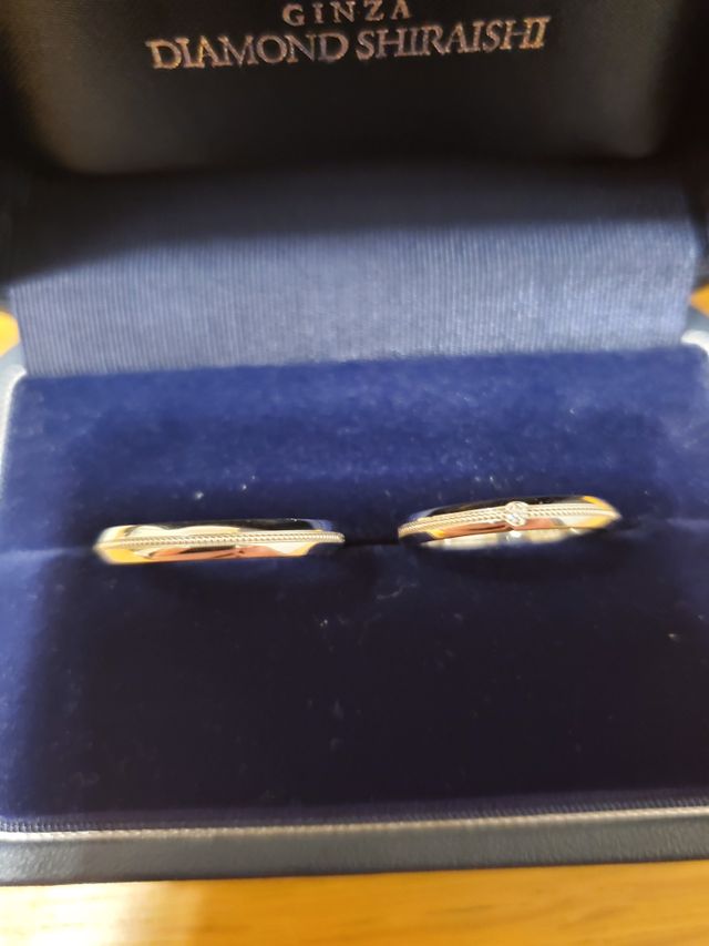 プラチナリング中央ミルグレイン加工