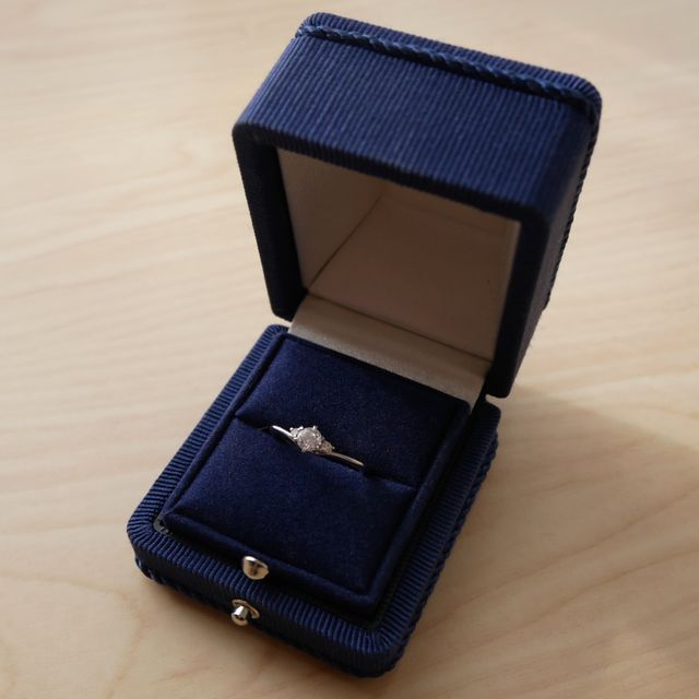 婚約指輪とボックス