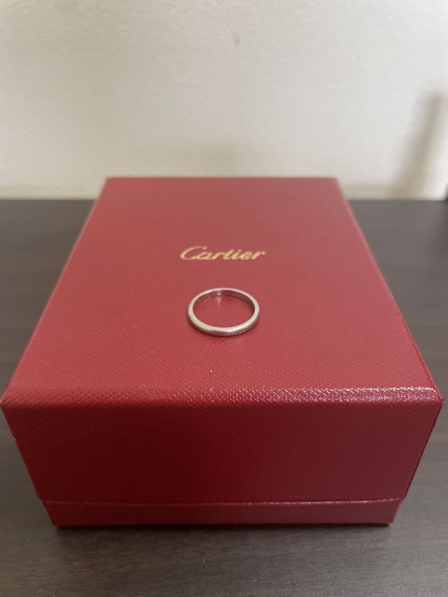 女性用の結婚指輪です。シンプルなデザインが気に入りました。