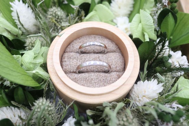 上がクリア仕上げの6号
下がヘアライン仕上げの15号