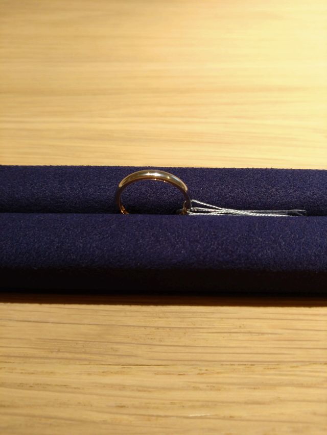 石なしが希望だったので、石のないシンプルなものを探しました。