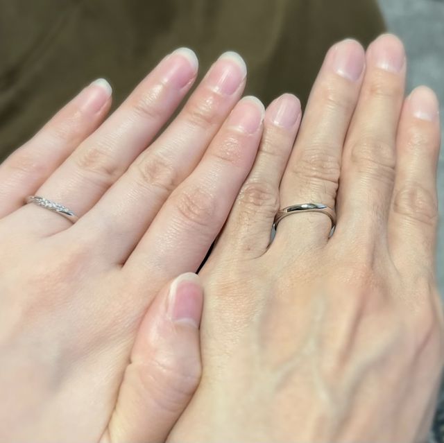 新郎は指が細長いのですが、こちらの指輪はしっくり来ました。
