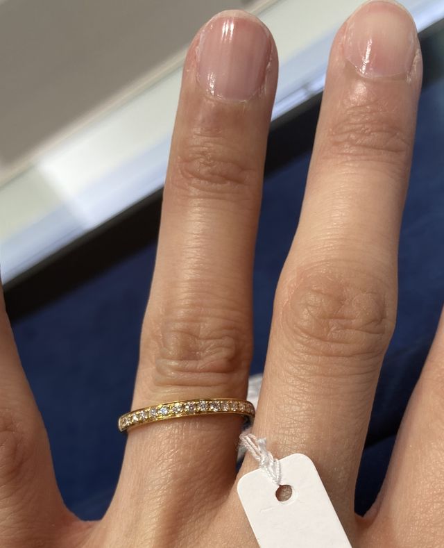 ダイヤとゴールドがキラキラしていてキレイ！