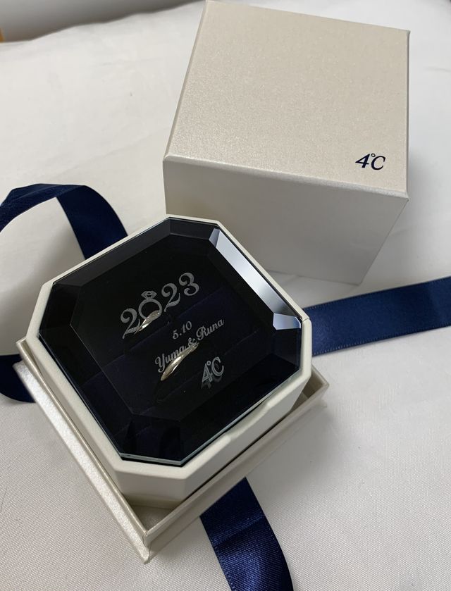 無料で日付けと名前を入れれた。他にもデザインが沢山あった。