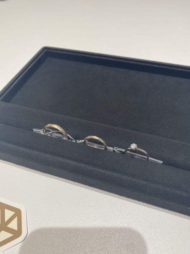 ダイヤモンド付のものが婚約指輪