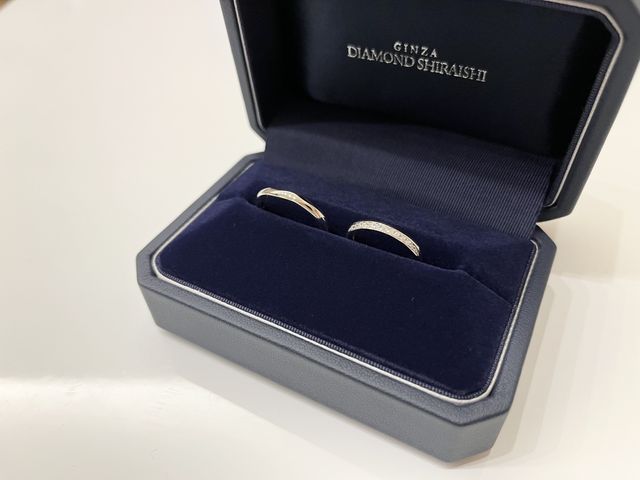 左：イリュミティ(男性)右：ブライトプリュマージュ(女性)