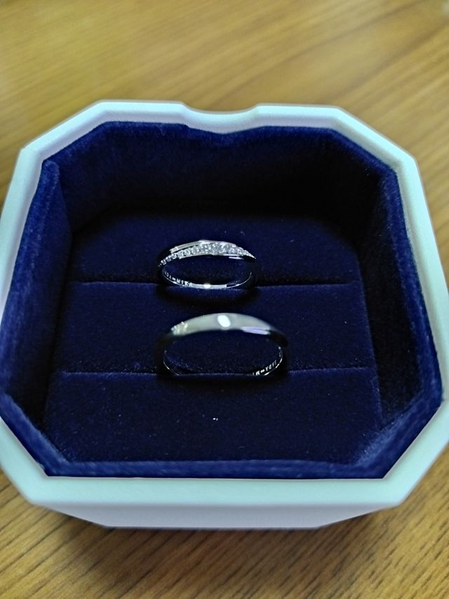 気に入ったのが4℃の50周年の記念ペアリングでした。