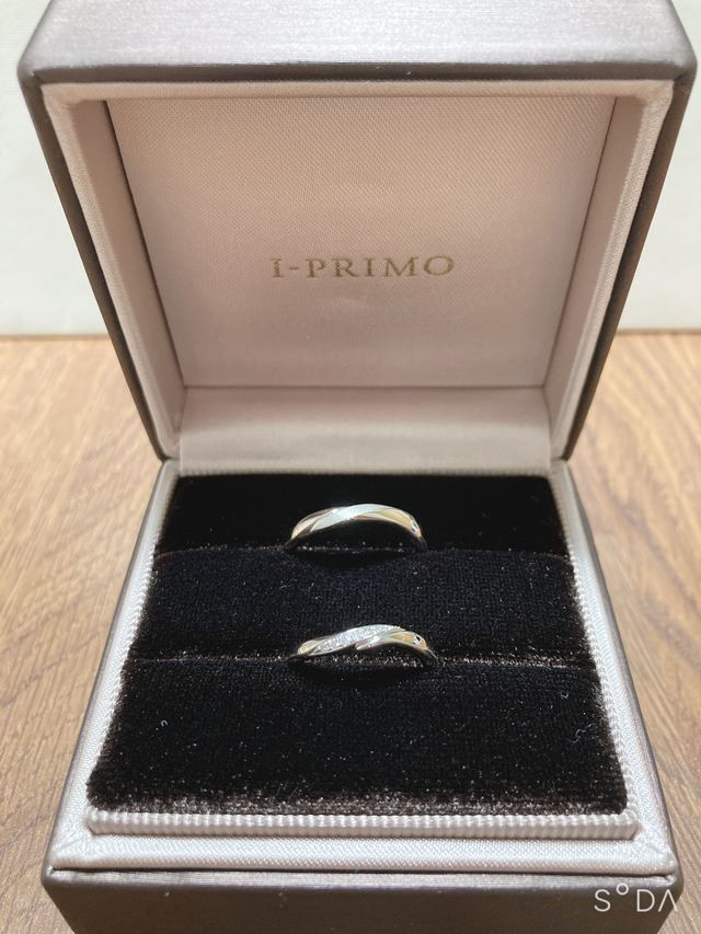 星時計の名をもつノクターナルというマリッジリングだそうです。