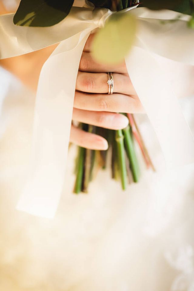 ひとつダイヤのシンプルで素敵なデザインが気に入っています