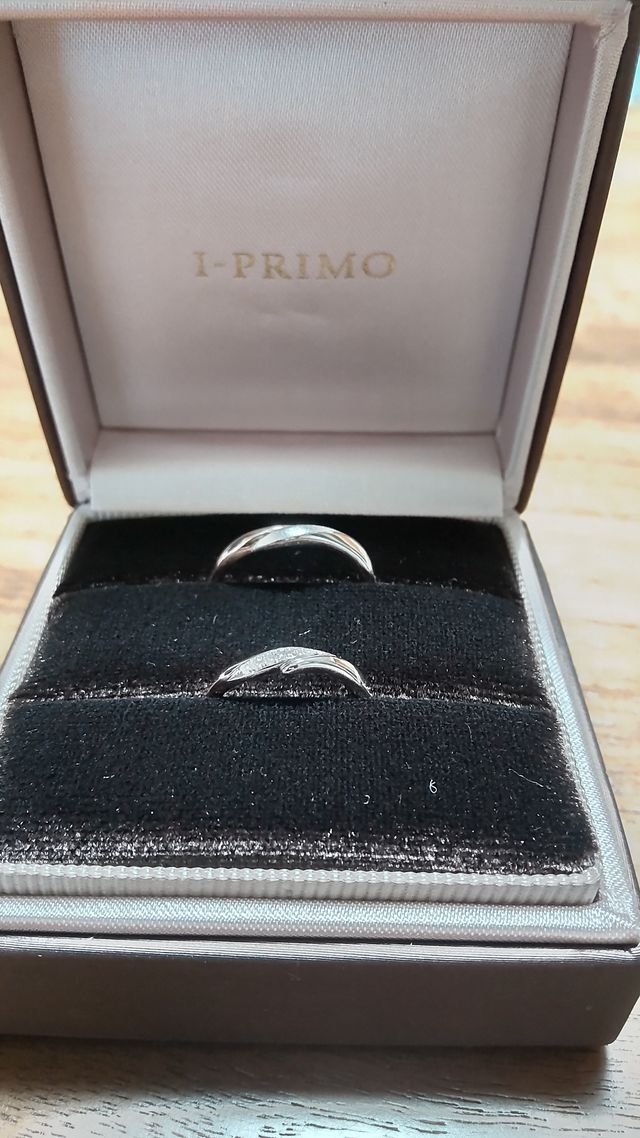 ノクターナル
小指側がブラウンになっています。