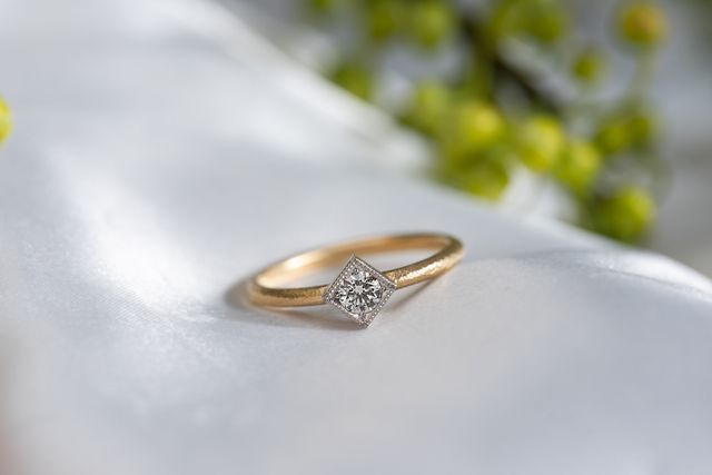 婚約指輪