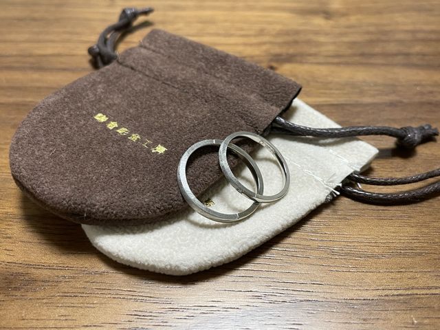 無料の巾着が貰えます。色は2種