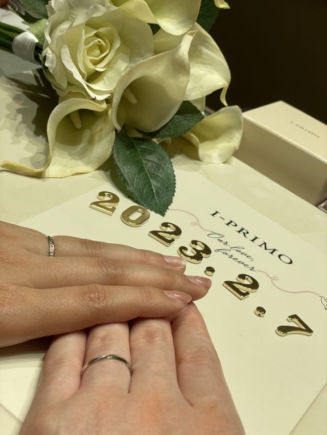 手前男性、奥女性の着用時