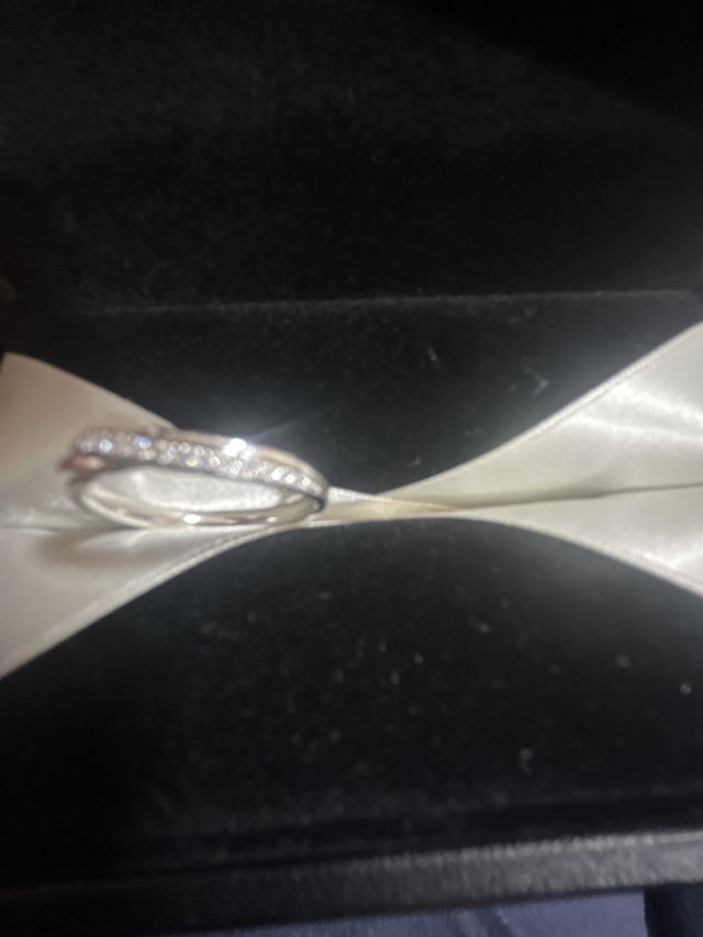 箱に入った状態の指輪