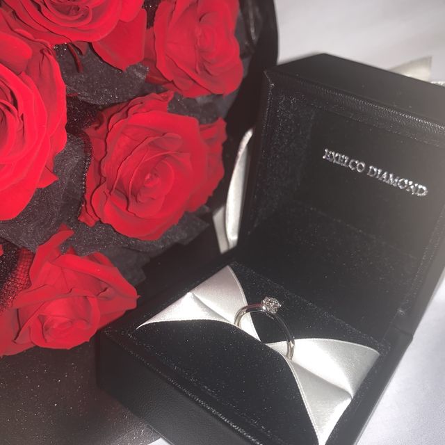 プロポーズでいただいたバラと撮りました