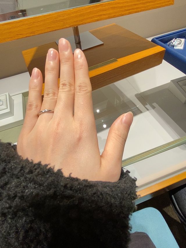 とても気に入ったシンプルな指輪。