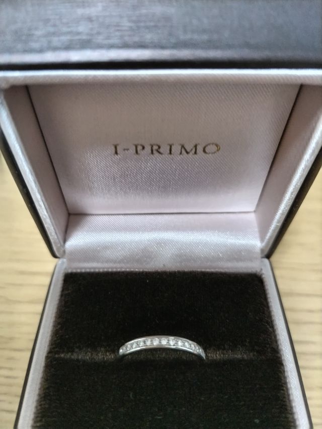 箱はブラウンとピンクです