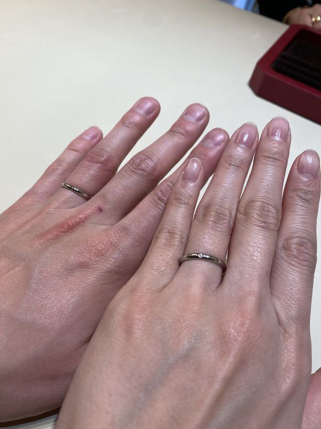 仕事にも影響しないようなシンプルなデザインに惹かれました。