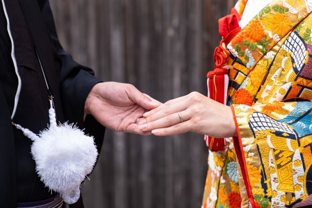 結婚指輪
真ん中に一粒のダイヤがあります。