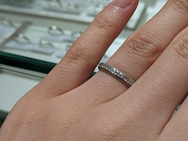 華やかで手元が明るくなるリングです
