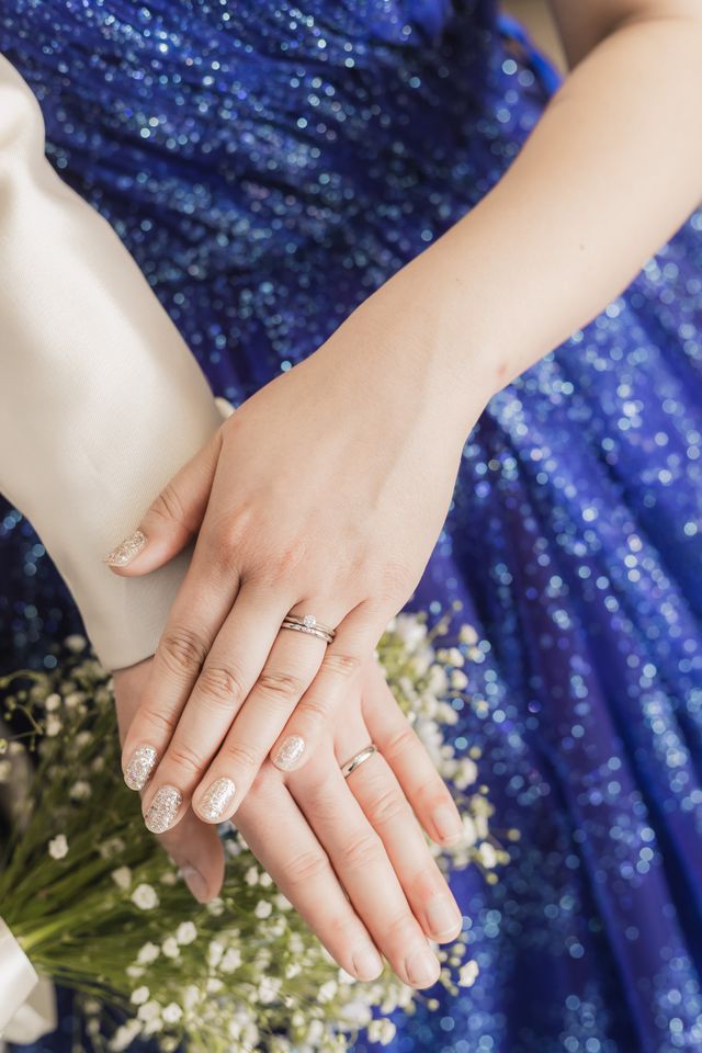 結婚式で実際に着用している写真です。